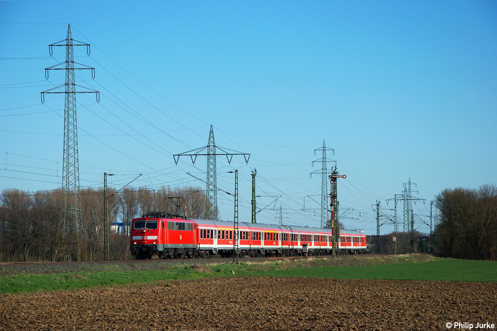 111 111-1 als RE 20075 nach Krefeld am 19.03.2011 am Abzw Weienberg in Neuss