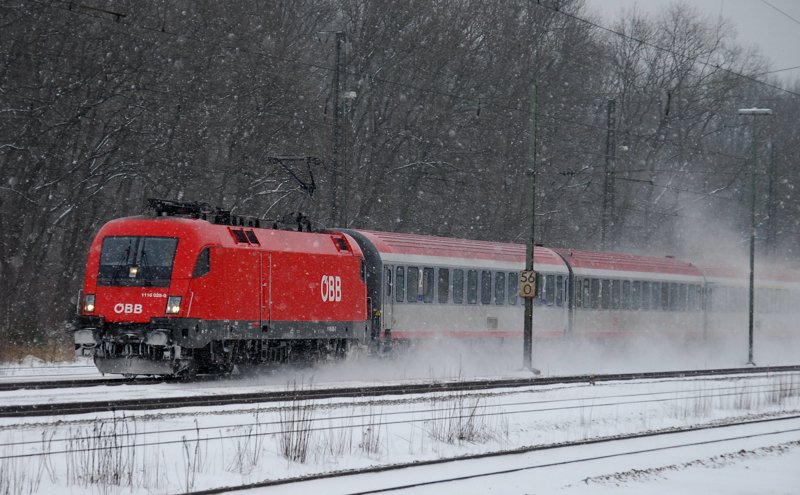 1116 028-0, aufgenommen am 28.01.10, bei der Durchfahrt durch Neuoffingen, Strecke Ulm-Augsburg.