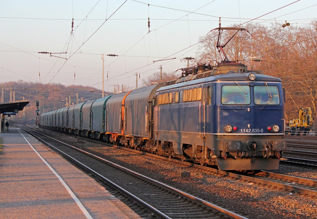 1142 635-0 in Northrail Diensten in Kln West am 02.03.2011