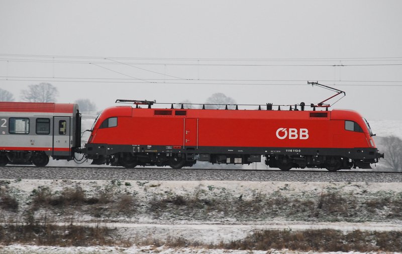 116 113-0, aufgenommen am 13.12.09, Strecke Ulm-Augsburg, kurz nach Burgau.