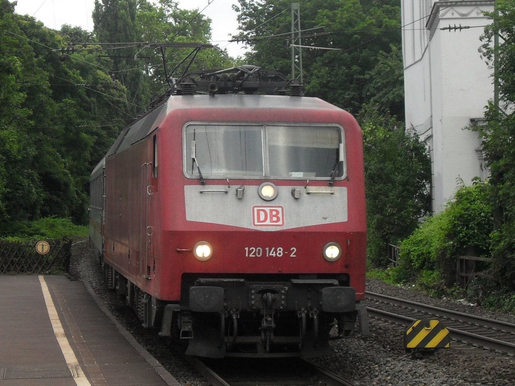 120 148-2 im Sommer 2010 in Bonn Hbf.
