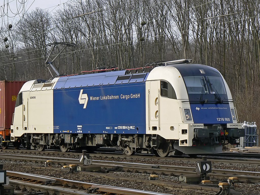 1216 950 der Wiener Lokalbahnen auf dem Weg rtg Sden am Gbf. Kln Gremberg vorbei ;  am 17.03.2010