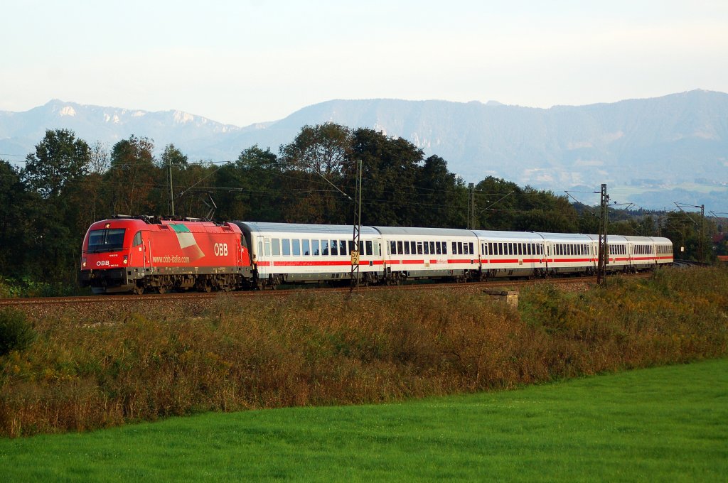 1216 der BB, unterwegs als Eurocity zum Hbf Mnchen.
Aufgenommen in Rann am 24.09.2010
