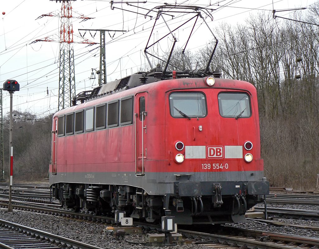 139 554-0 fhrt als Lz. in den Gbf Kln Gremberg am 24.02.2010