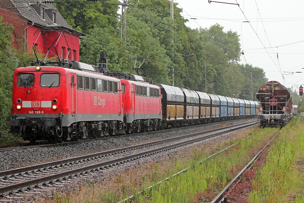 140 789-9 mit 140 xxx-x und Kohlezug in Ratingen Lintorf am 19.07.2011