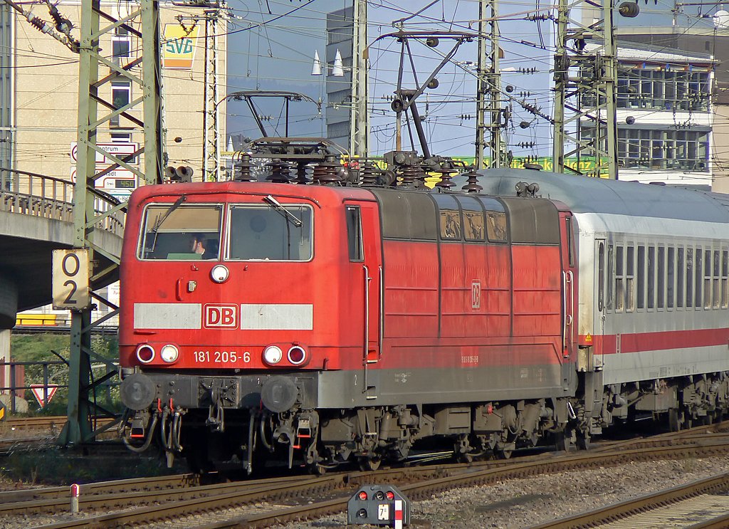 181 205-6 in Koblenz Hbf. (Nov.09) 