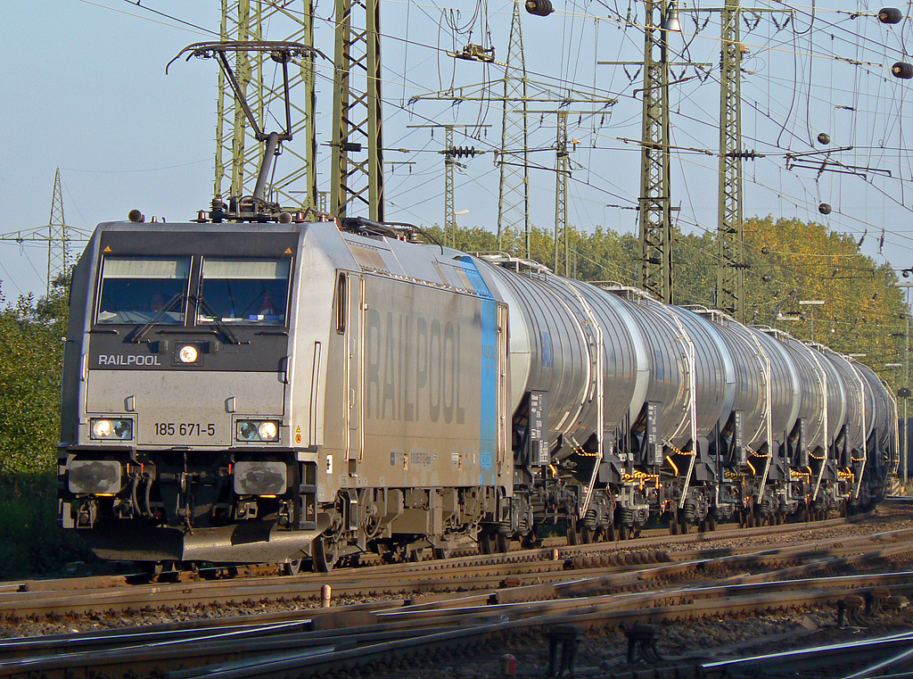 185 671-5 in Gremberg am 08.10.2010