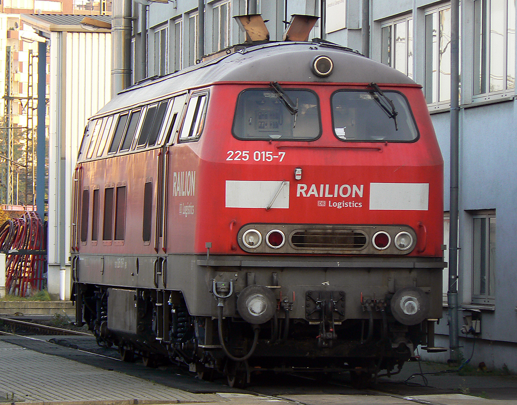 225 015-7 in Gremberg am 13.10.2010