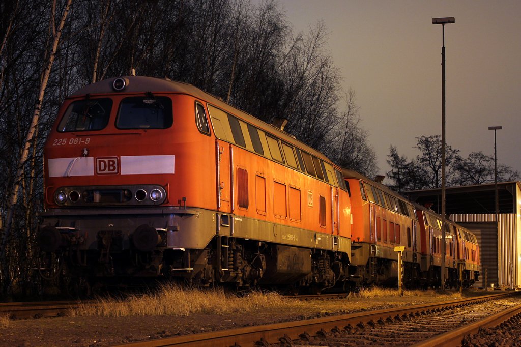 225 081-9 in Gremberg am 03.03.2012