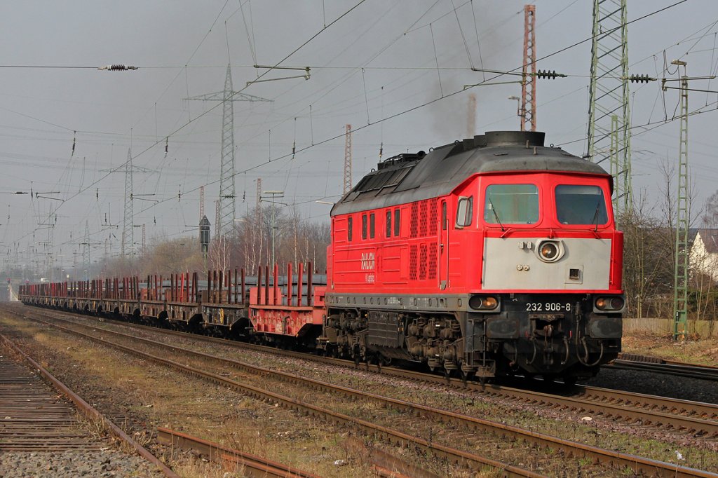 232 906-8 mit Stahlzug in Ratingen-Lintorf am 14.03.2012