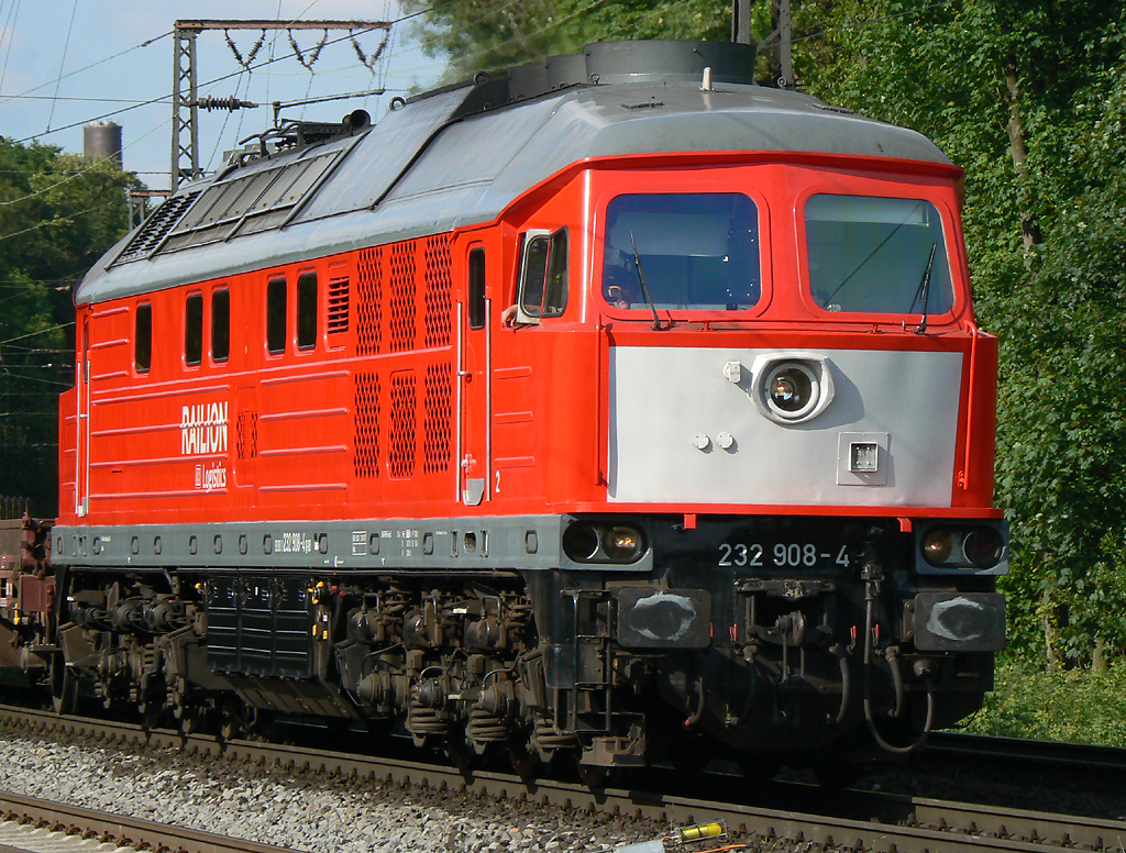 232 908-4 in Duisburg Neudorf am 28.05.2010