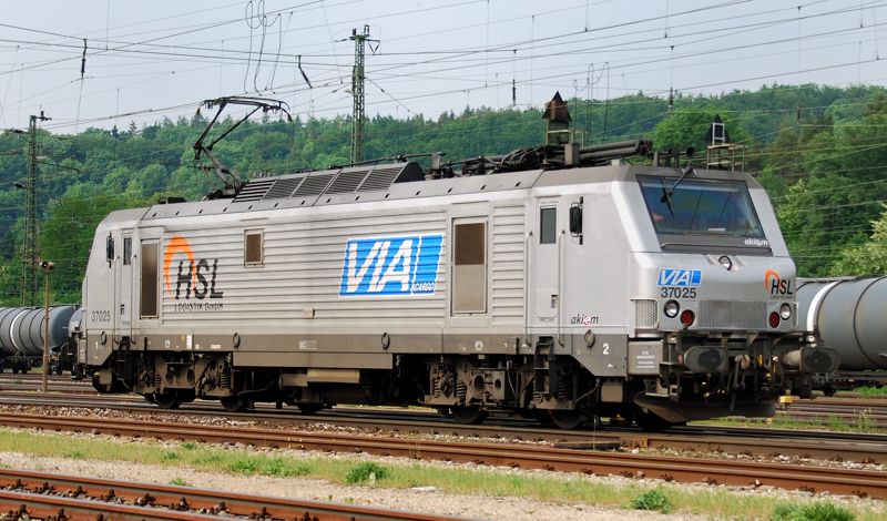 37025, HSL Logistik Hamburg, aufgenommen am 29.05.12, bei einer Solodurchfahrt durch Treuchtlingen.
