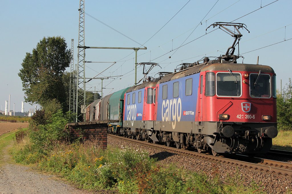 421 390-6 mit 421 xxx-x der SBB Cargo in Porz Wahn am 28.09.2011