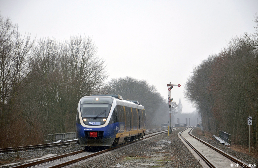 643 341-0 als NWB75348 von Essen Hbf nach Borken(Westf) am 23.02.2013 in Hervest-Dorsten.