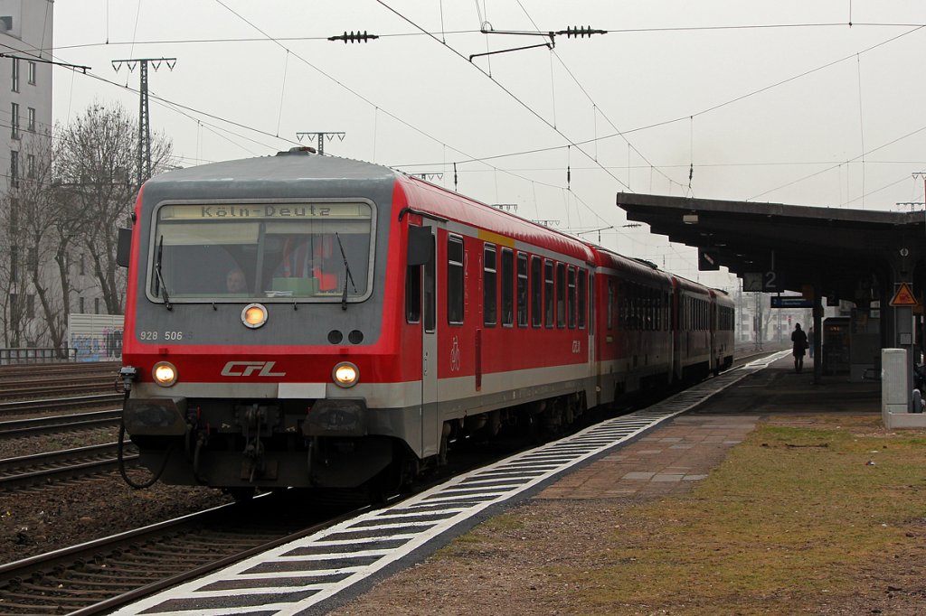 928 605  CFL  auf dem RE12 in Kln West am 29.02.2012