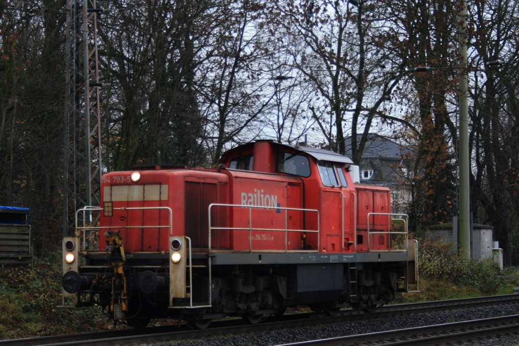 DB294 753-4 kommt als LZ am 17.11.2010 durch Ratingen Lintorf