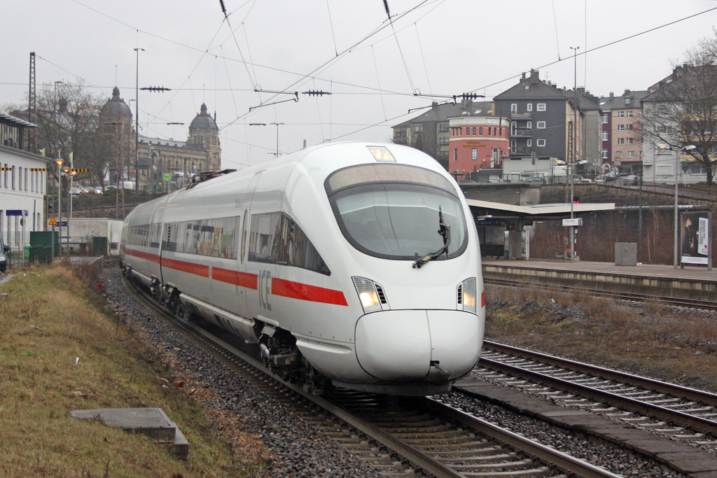 Der BB ICE-T 4011 091-8 in Wuppertal Steinbeck am 04,03,12