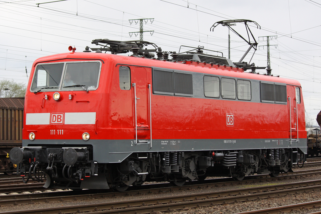 Die 111 111-1 bei der Lokparade in Koblenz-Ltzel am 03,04,10