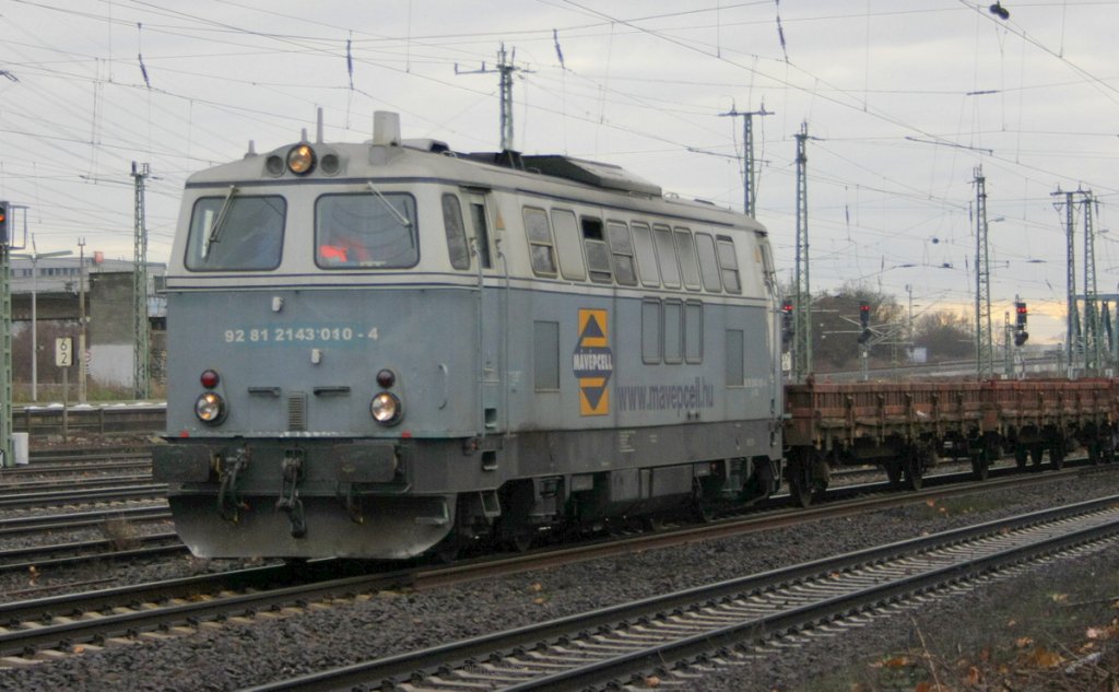 Die 2143 010-4 hat die rangierereien in Mainz beendet und bringt einen leeren Flachwagenzug nach Wiesbaden Ost.

Patrick E.