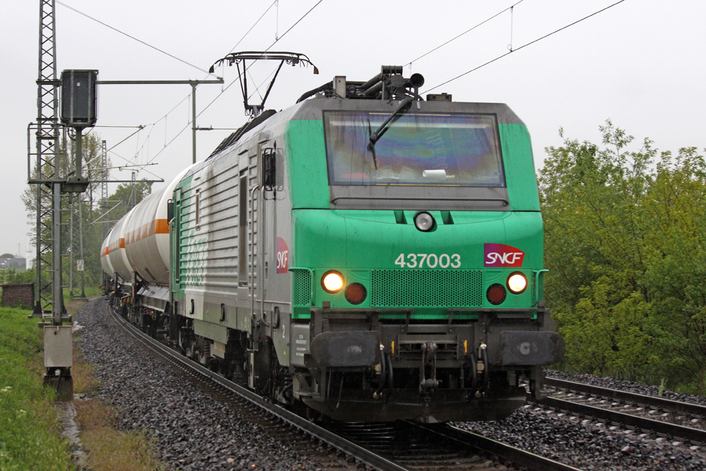 Die 437003 FRET/SNCF in Porz Wahn am 06,05,10