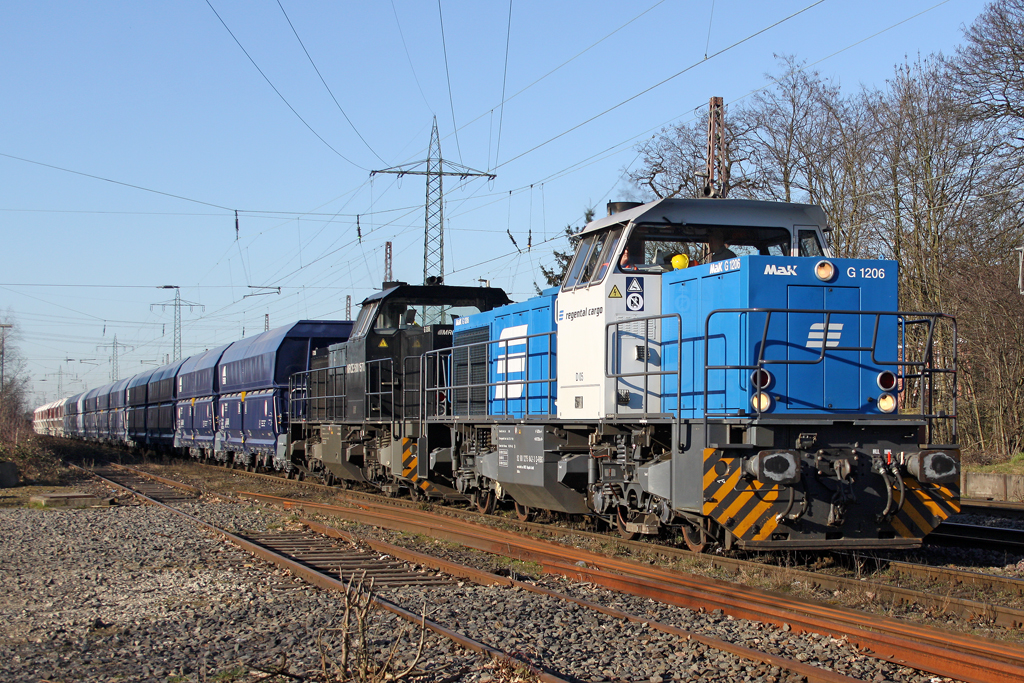 Die D 05 und eine MRCE 1206 mit dem Leeren Kalkzug nach Wlfrath in Ratingen Lintorf am 07,03,11