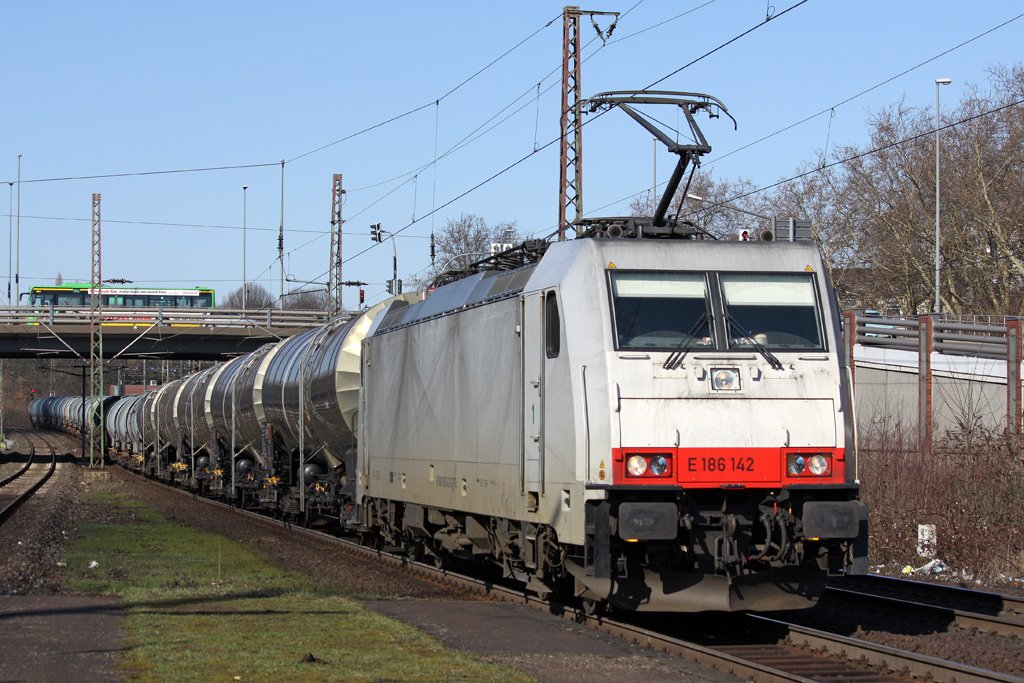 Die E 186 142 von ITL in Oberhausen Sterkrade am 06,03,10