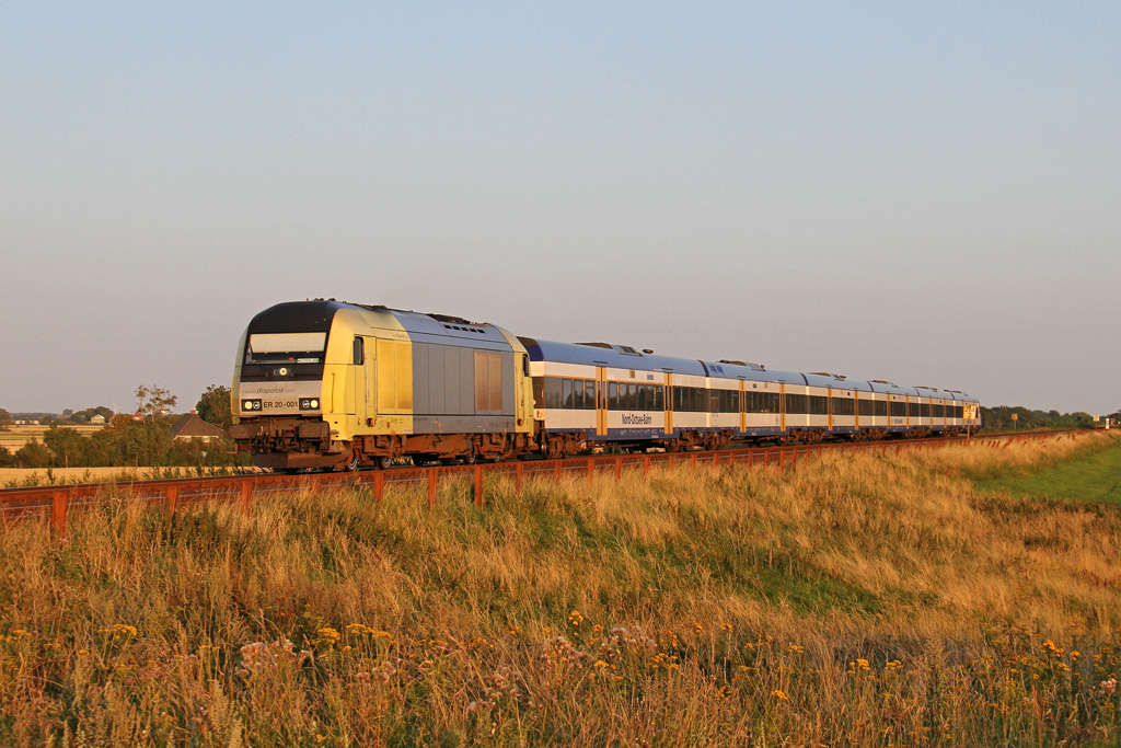 Die ER20-001 bei Klanxbll mit der NOB Richtung Westerland (Sylt) am 13.08.2012