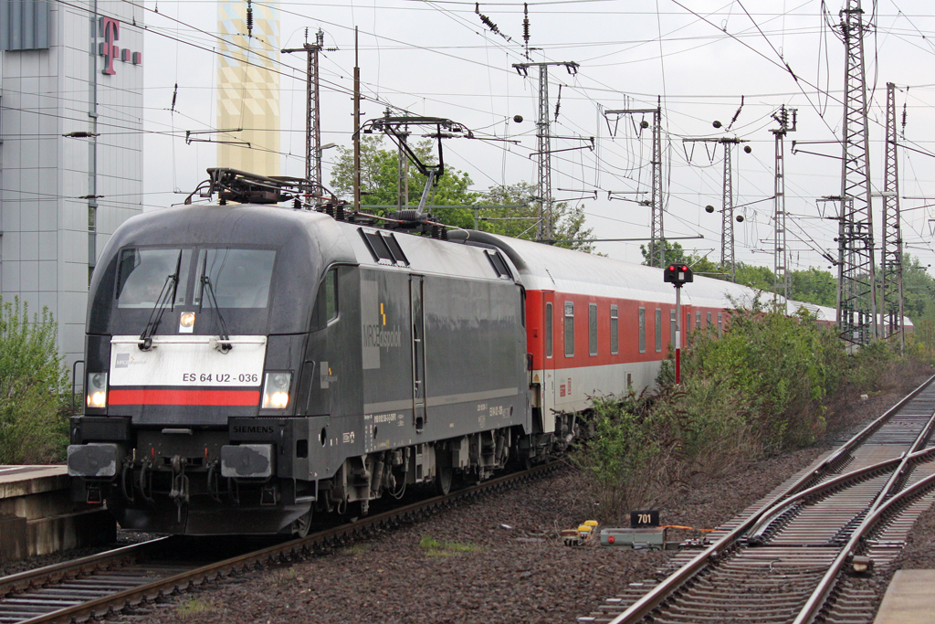 Die ES 64 U2-036 in Duisburg Hbf am 07,05,10