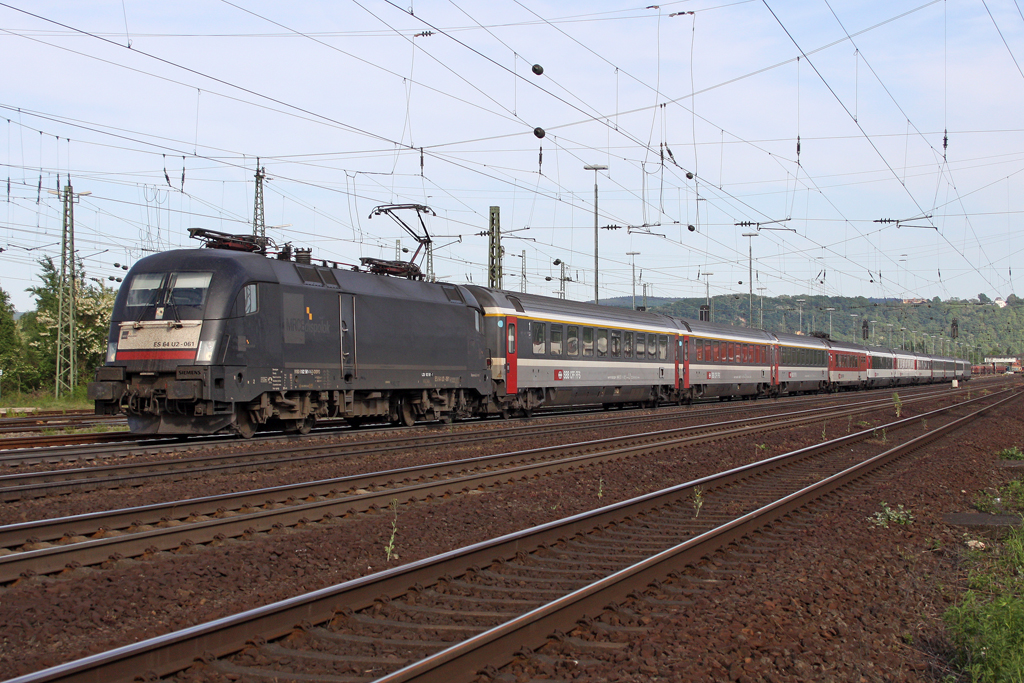 Die ES 64 U2-061 ( 182 561-1 ) in Koblenz Ltzel am 08,05,11