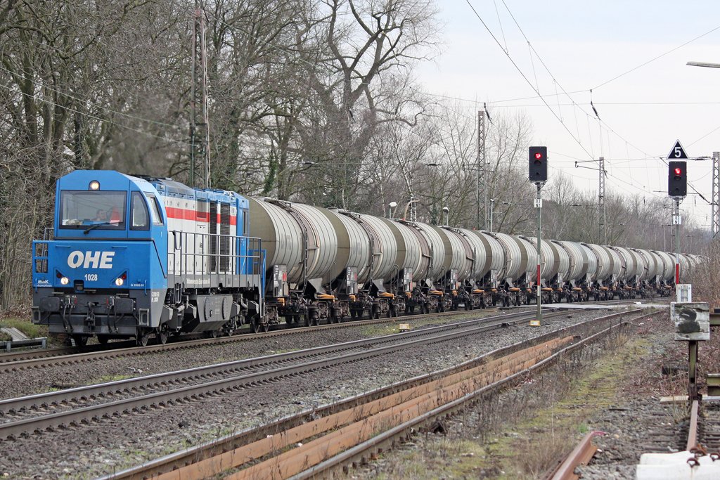 Die OHE G2000 (1028) in Ratingen Lintorf am 19,03,10