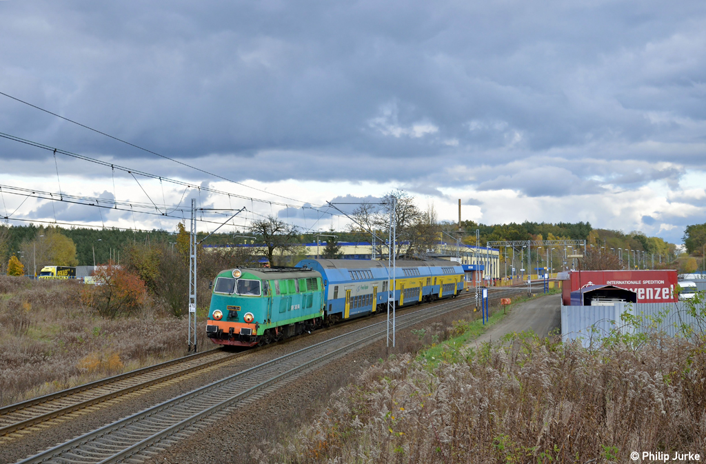 Die SU45-164 als RB 5832 von Poznan Gl. nach Frankfurt(Oder) am 28.10.2012 in Slubice.