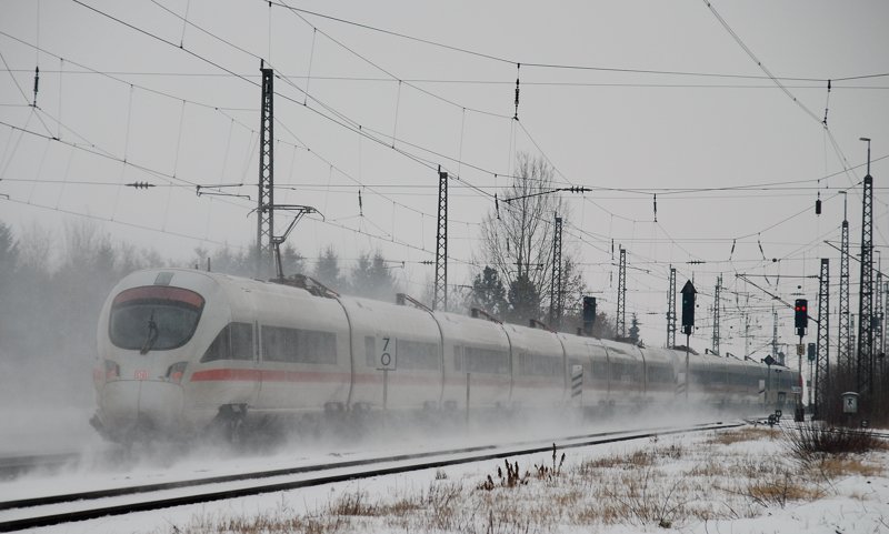 Doppel-ICE-T-Durchflug durch Gersthofen, Strecke Augsburg-Donauwrth. Aufgenommen am 15.02.10.