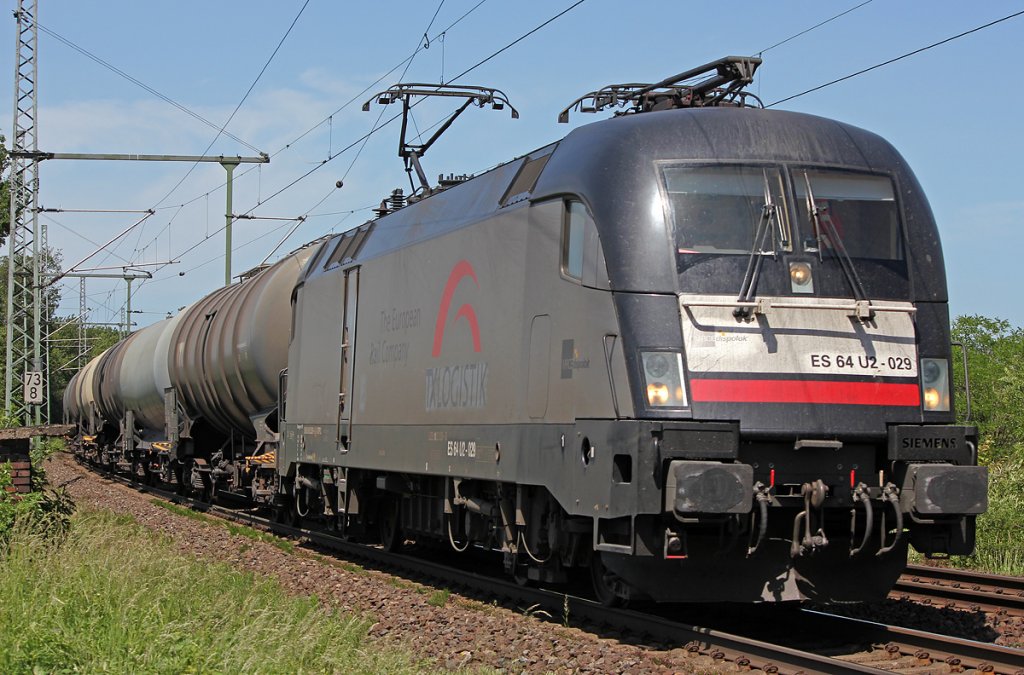 ES 64 U2-029 mit Kesselzug in Porz Wahn am 23.05.2011 
