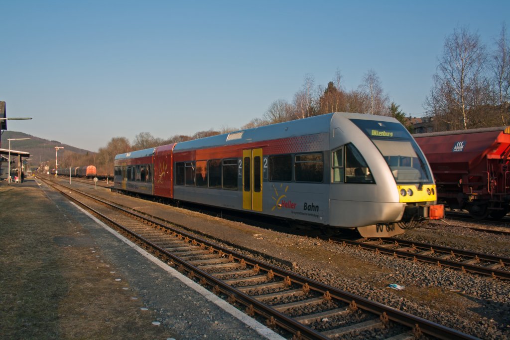 GTW 2/6 der Hellertalbahn fhrt am 03.03.2010 in den Bahnhof Herdorf ein. Sie fhrt die Strecke Betzdorf - Dillenburg, (KBS 462).