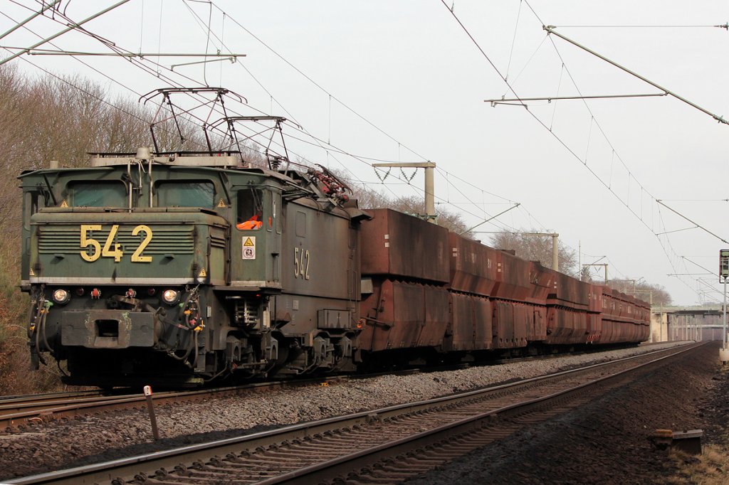 Lok 542 der RWE Power / Rheinbraun bei Kerpen Buir am 09.03.2012