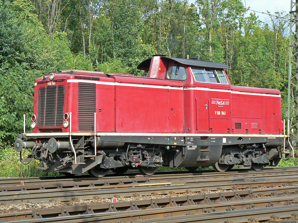 V100 1041 (211 041-9) der NeSa Lz in Gremberg am 10.08.2010