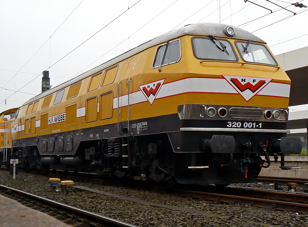 V320 001-1 der Fa. Wiebe in Duisburg am 08.05.2010