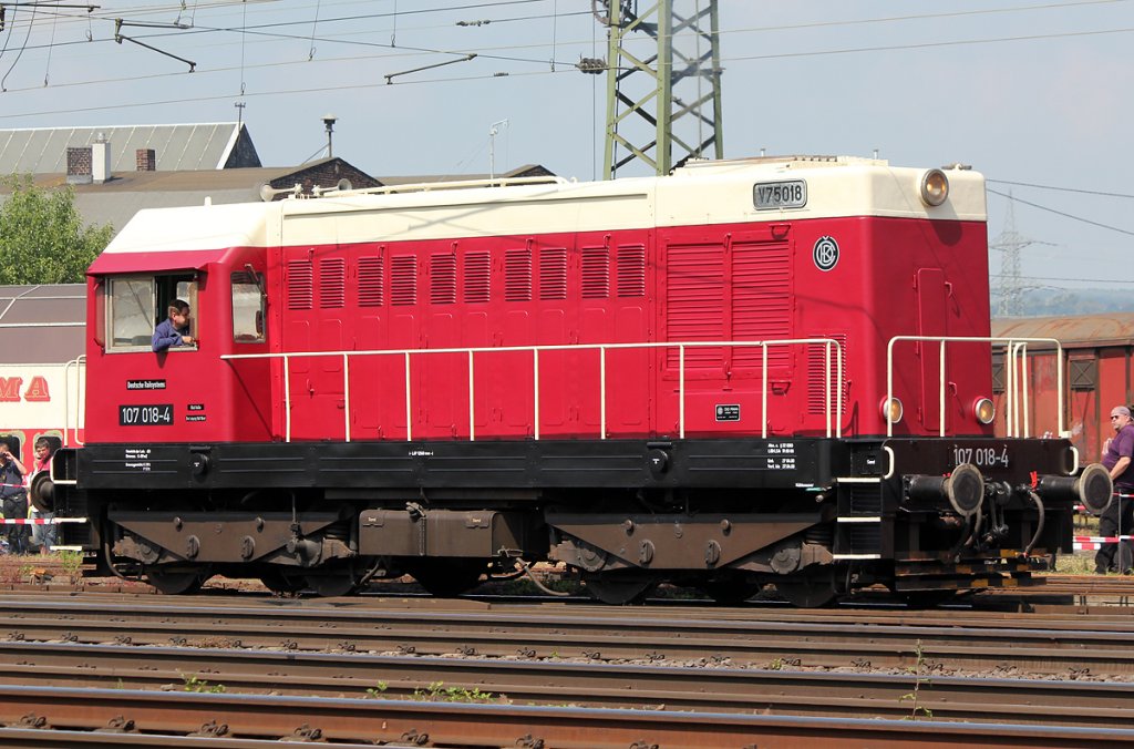 V75 018 (107 018-4) bei der Lokparade im DB Museum Koblenz am 21.05.2011