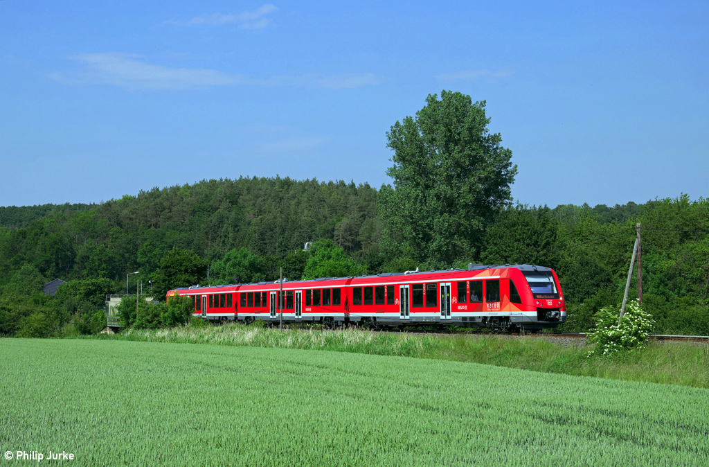 620 020-7 als RB 11732 (Bonn Hbf - Bad Münstereifel) am 08.06.2014 bei Arloff.
