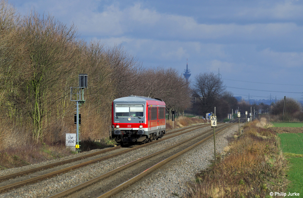 928 667-4 als RB 11161 (Neuss Hbf - Horrem) am 16.02.2014 bei Kapellen-Wevelinghoven.

