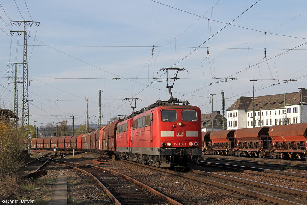 Die 151 102-1 und 151 087-4 in Koblenz Ltzel am 29.03.2014