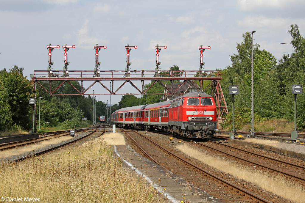 Die 218 452-1 bei der Einfahrt in Bad Harzburg am 25.08.2013