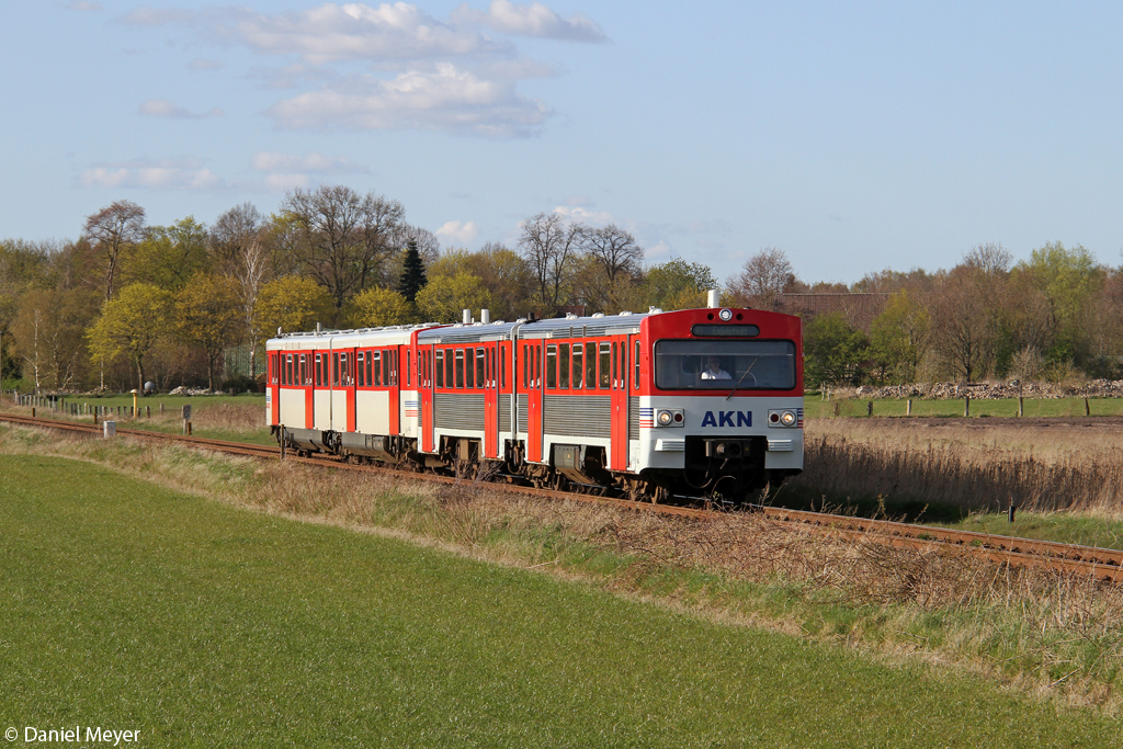 Die AKN A1 nach Eidelstedt in Boostedt am 15.04.2014
