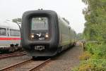 mf-ic-3-5000er-diesel/156268/5077-der-dsb-bei-grossenbrode-am 5077 der DSB bei Groenbrode am 04.08.2011 mit einem beraus 'freundlichen' Tf .... 