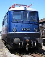 E10 005 ist die letzte noch erhaltene Vorserien E10er und steht im Auenbereich des Bayerischen Eisenbahnmuseums Nrdlingen. Am 05.06.2010