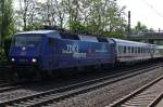 BR 120/70089/der-zdf-express-120-151-am Der ZDF Express 120 151 am 16.5.10 mit IC 2010 in Dsseldorf-Angermund