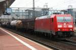 Die 185 373-8 mit einem gemischten Gterzug aufgenommen am 20.03.2010 in Kassel-Wilhelmshhe.