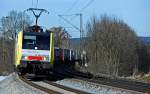 In Weiching kam aus Mnchen die 189 923SE mit KLV zum Brenner gefahren.
Aufgenommen am 06.02.2011.
