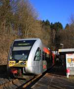 Die Hellertalbahn in Richtung Betzdorf (mit Stadler GTW 2/6) am 02.03.2011 am Haltepunkt Herdorf Knigsstollen.