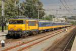 BR 1700/150806/1739-der-ns-mit-einem-ic 1739 der NS mit einem IC nach Den Haag Centraal am 18.07.2011 in Venlo/NL